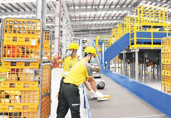 VẬN HÀNH TRUNG TÂM LOGISTICS HIỆU QUẢ HƠN 